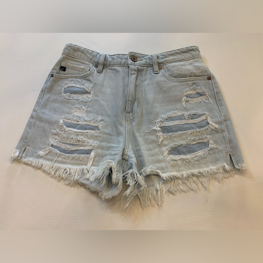 KanCan Estilo denim cutoff denim shorts, light wash, 3/25, women’s (D)